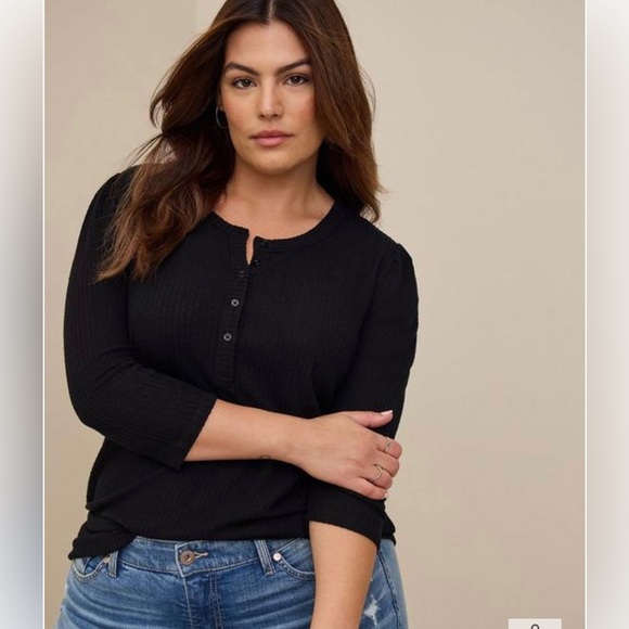 BNWT Torrid hacci Henley 3/4 sleeve ribbed top - Picture 1 of 5